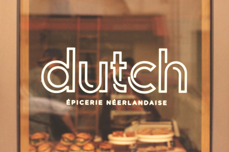 Graphiste freelance pour la communication du secteur de l’hôtellerie / restauration. Création logos, menus, vitrines, sites internet.