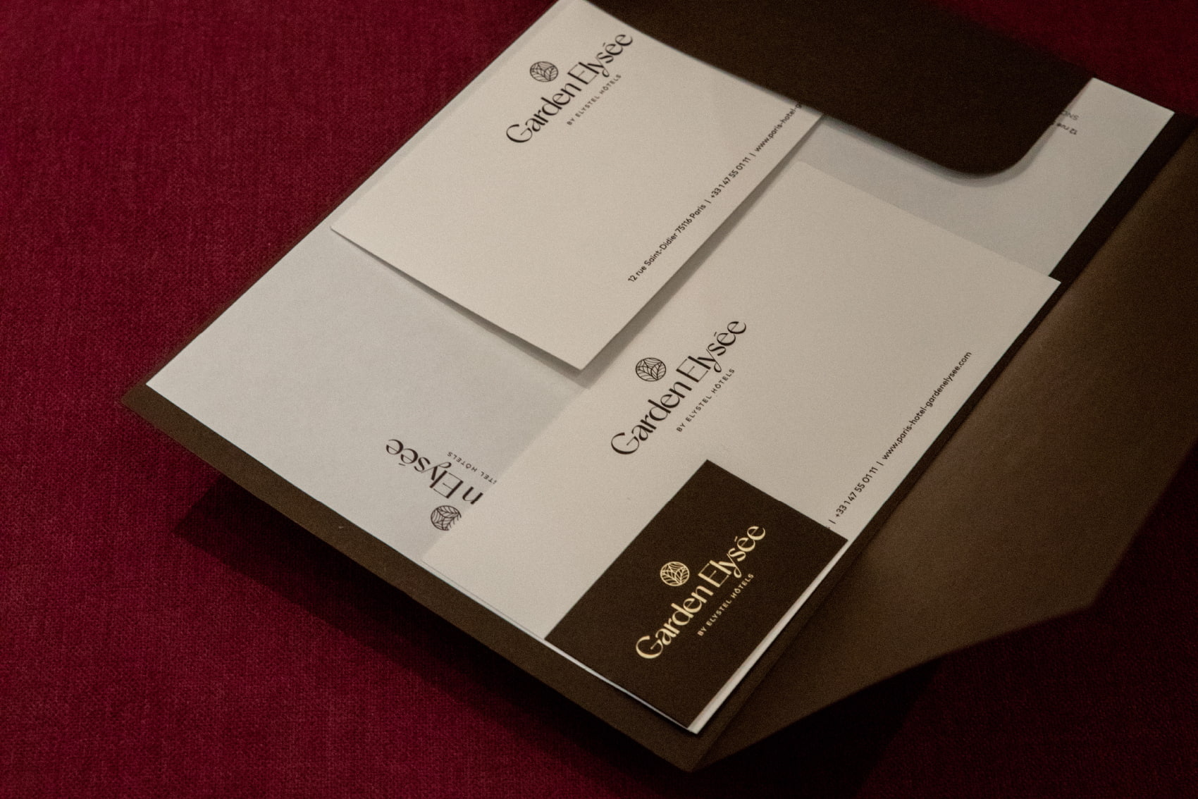 Cartes de visite et papier de communication pour hotel